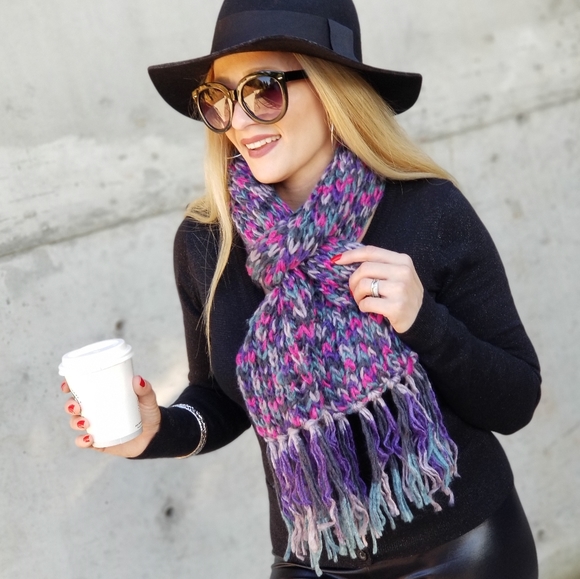 Bright multi colored Knit Scarf - Picture 3 of 8